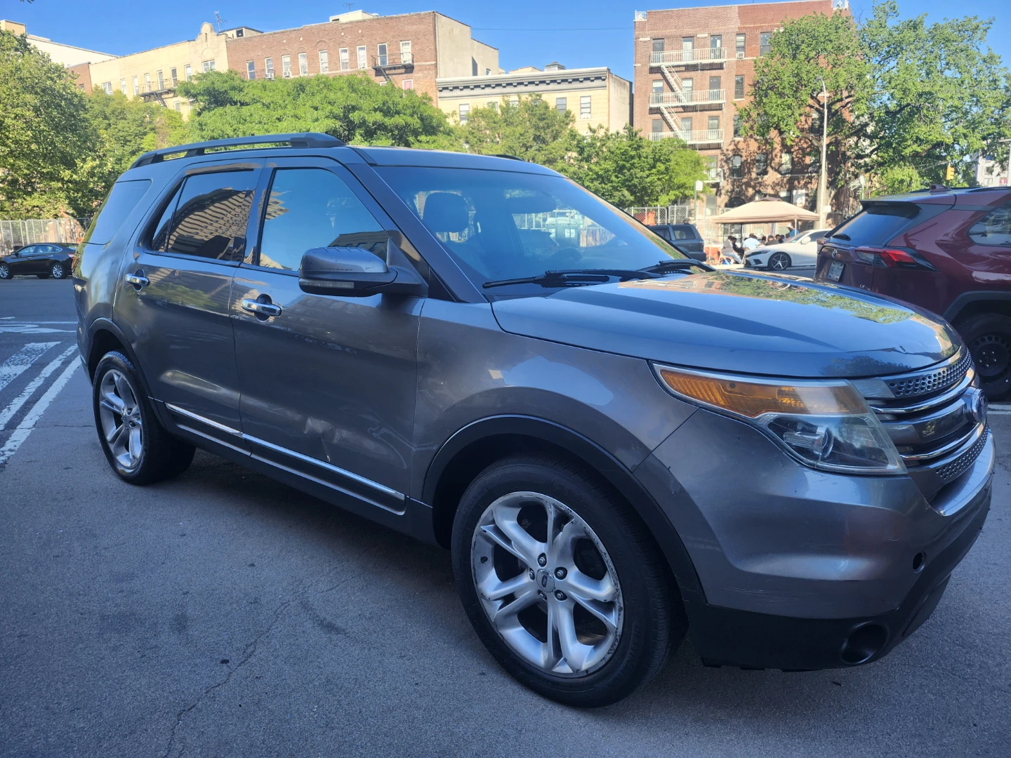 Ford Explorer Limited SUV - photo 2