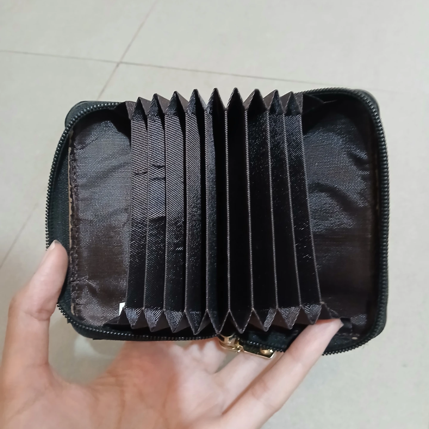 ⚽ Black Zippered Card Holder Wallet - photo 2