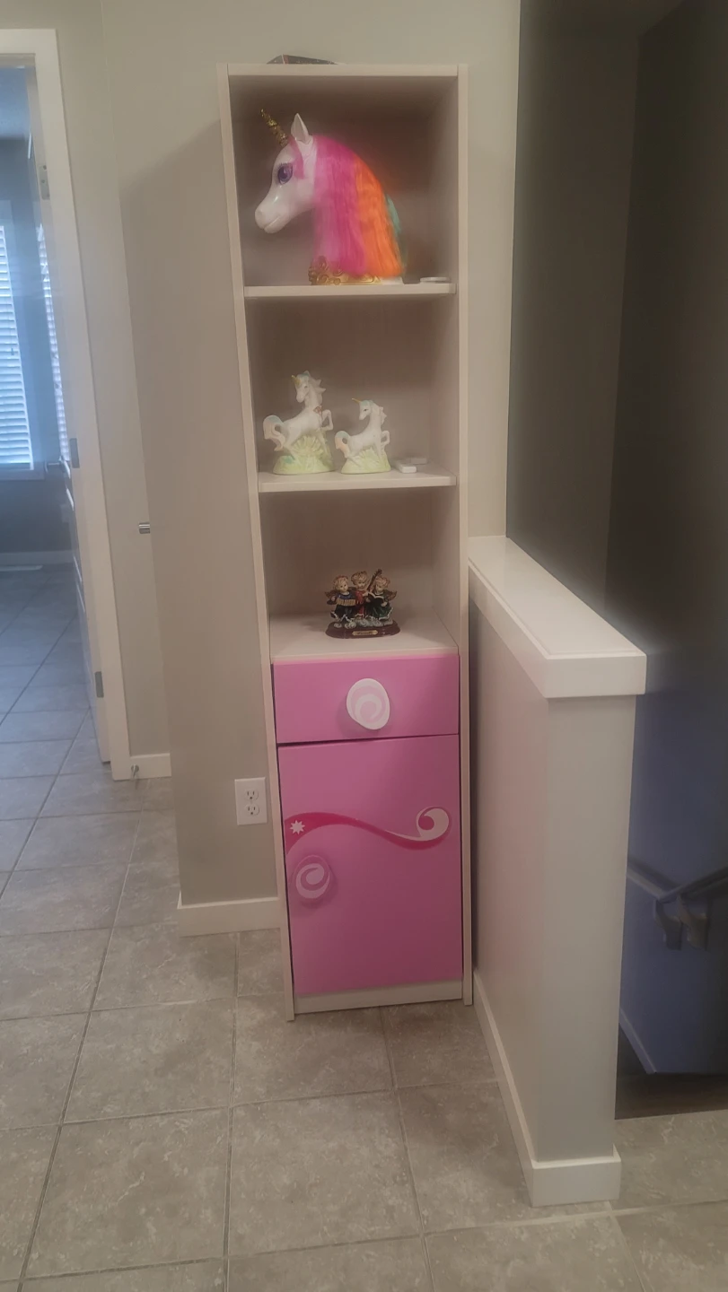 Dresser with mirror and corner shelf for girls - photo 4