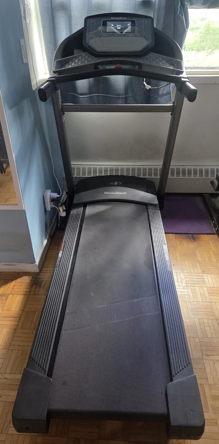 NordicTrack C 1000 Treadmill - photo 2