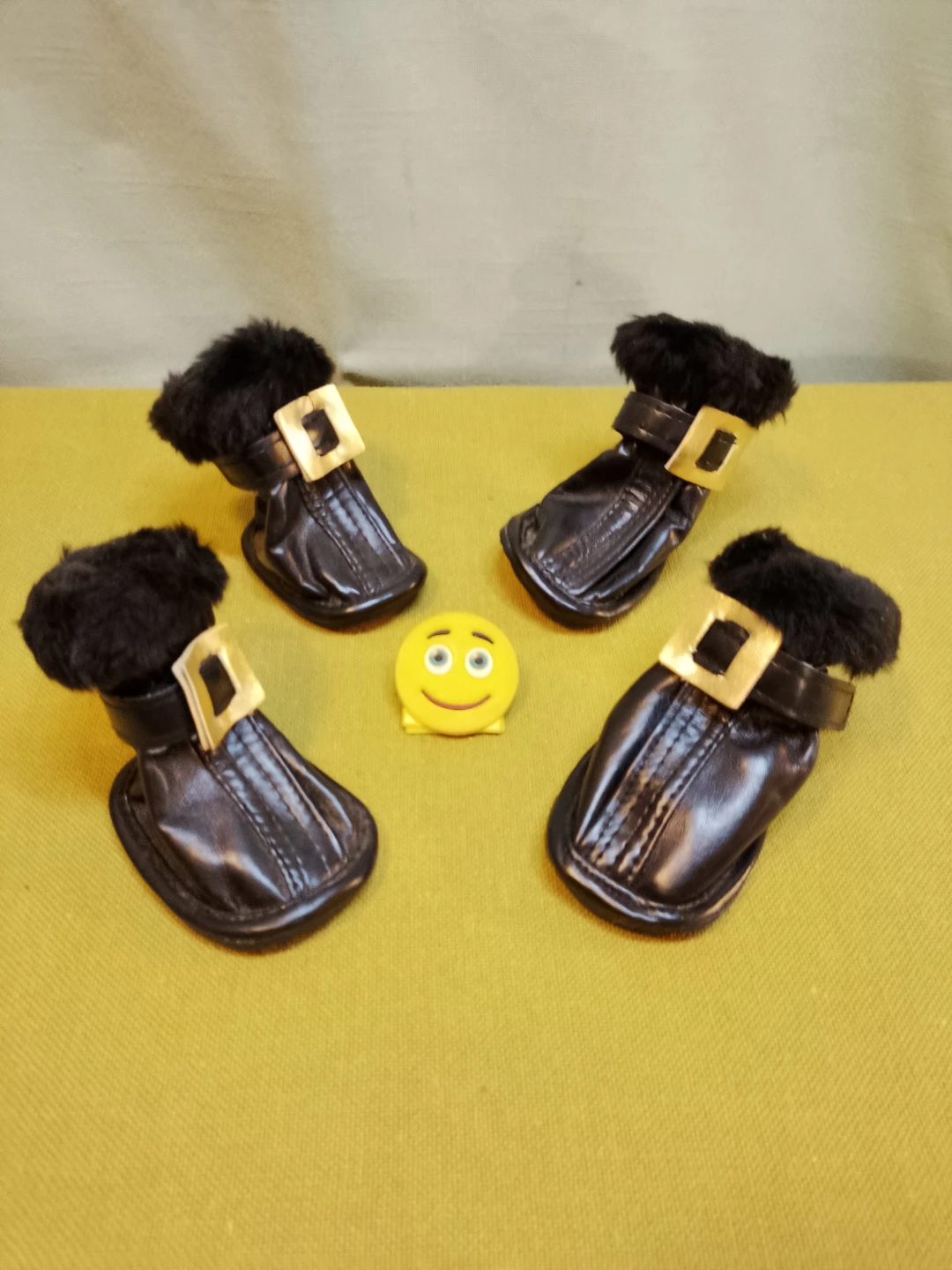 🐕  🐩  🐾 ➡️ Pet Booties with Fur Trim & Buckle Accents 🐕  🐩  🐾