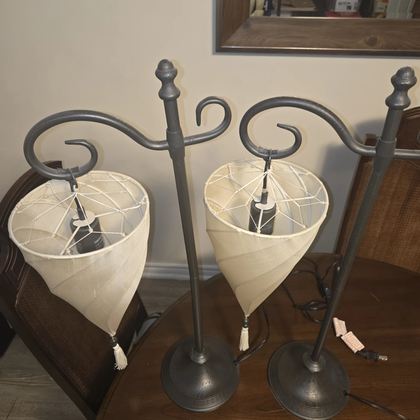 Rare Pottery Barn Silk Shade Lamps, Set of 2, Discontinued - photo 4