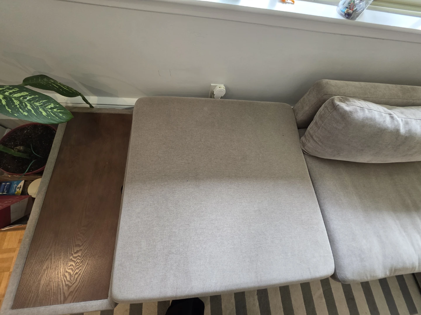 7 Sectional Sofa with Ottoman - photo 3