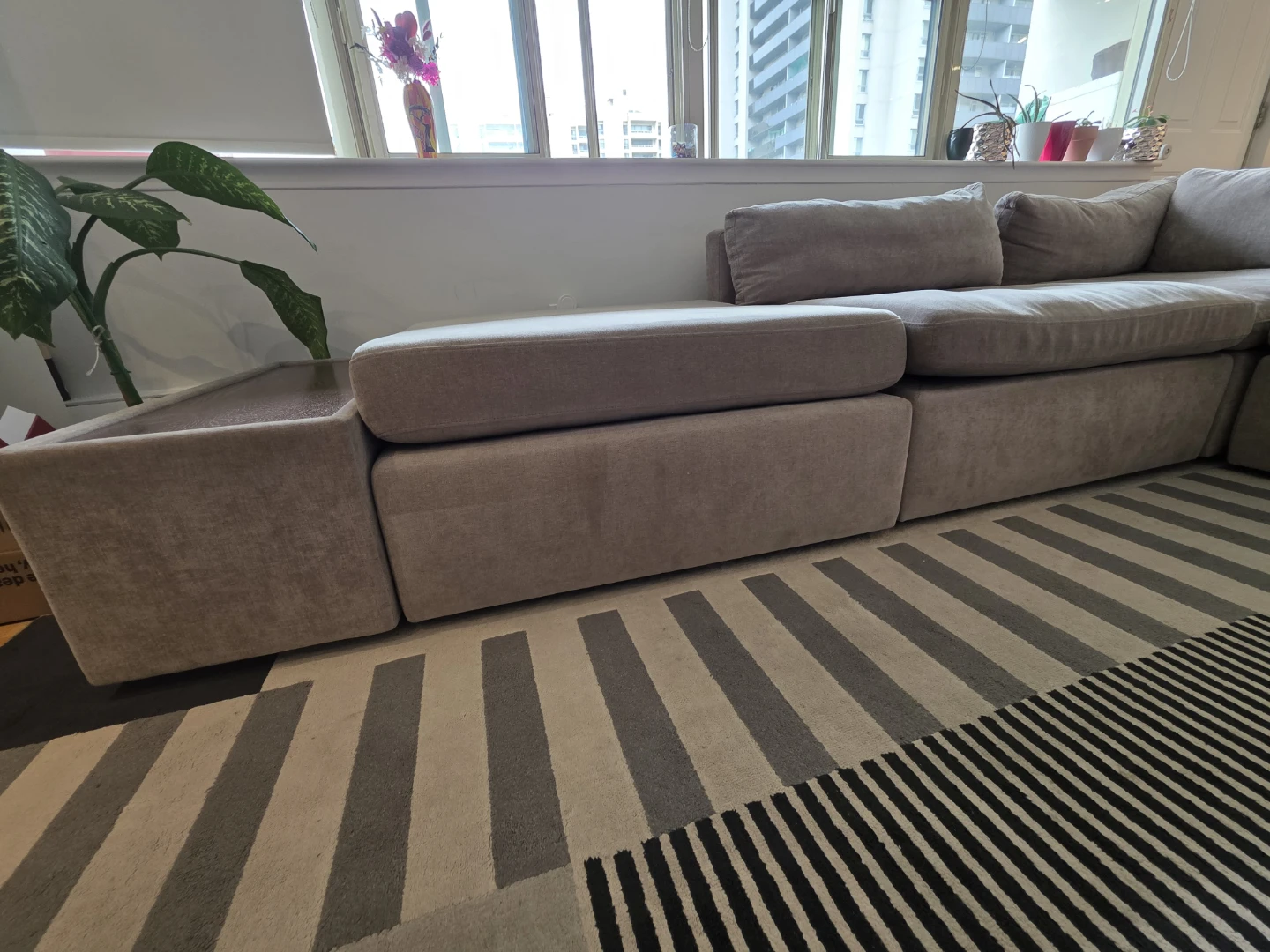 7 Sectional Sofa with Ottoman - photo 5