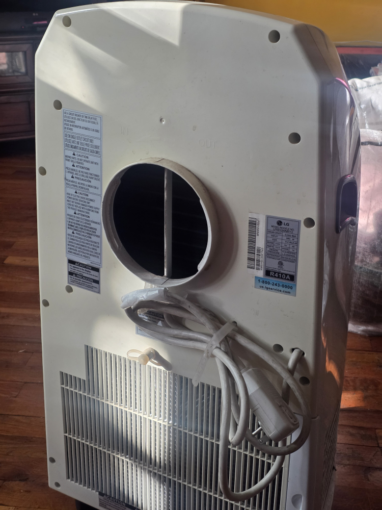 LG Portable Air Conditioner - photo 3