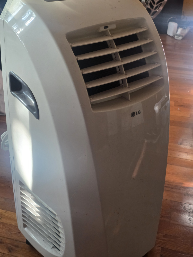 LG Portable Air Conditioner - photo 4
