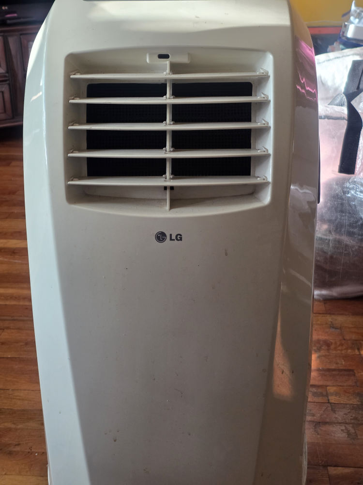 LG Portable Air Conditioner - photo 5