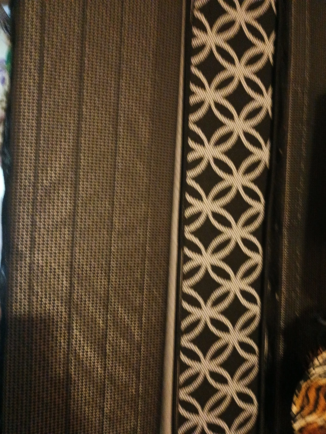 Single bed, box spring and frame
