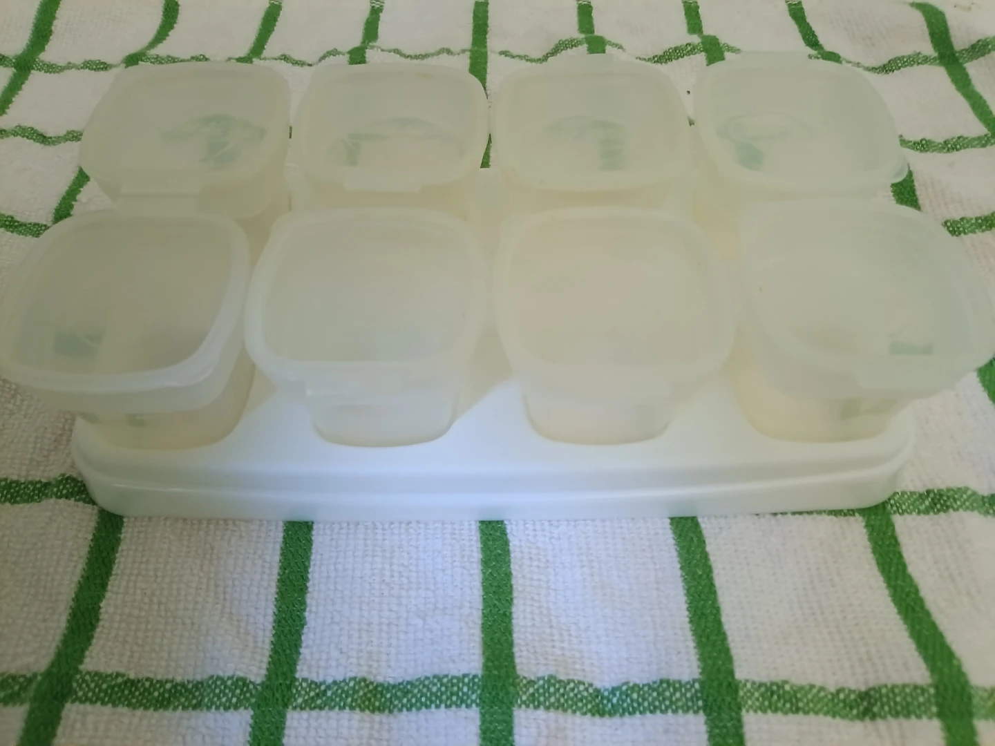 ⚽ Baby food containers