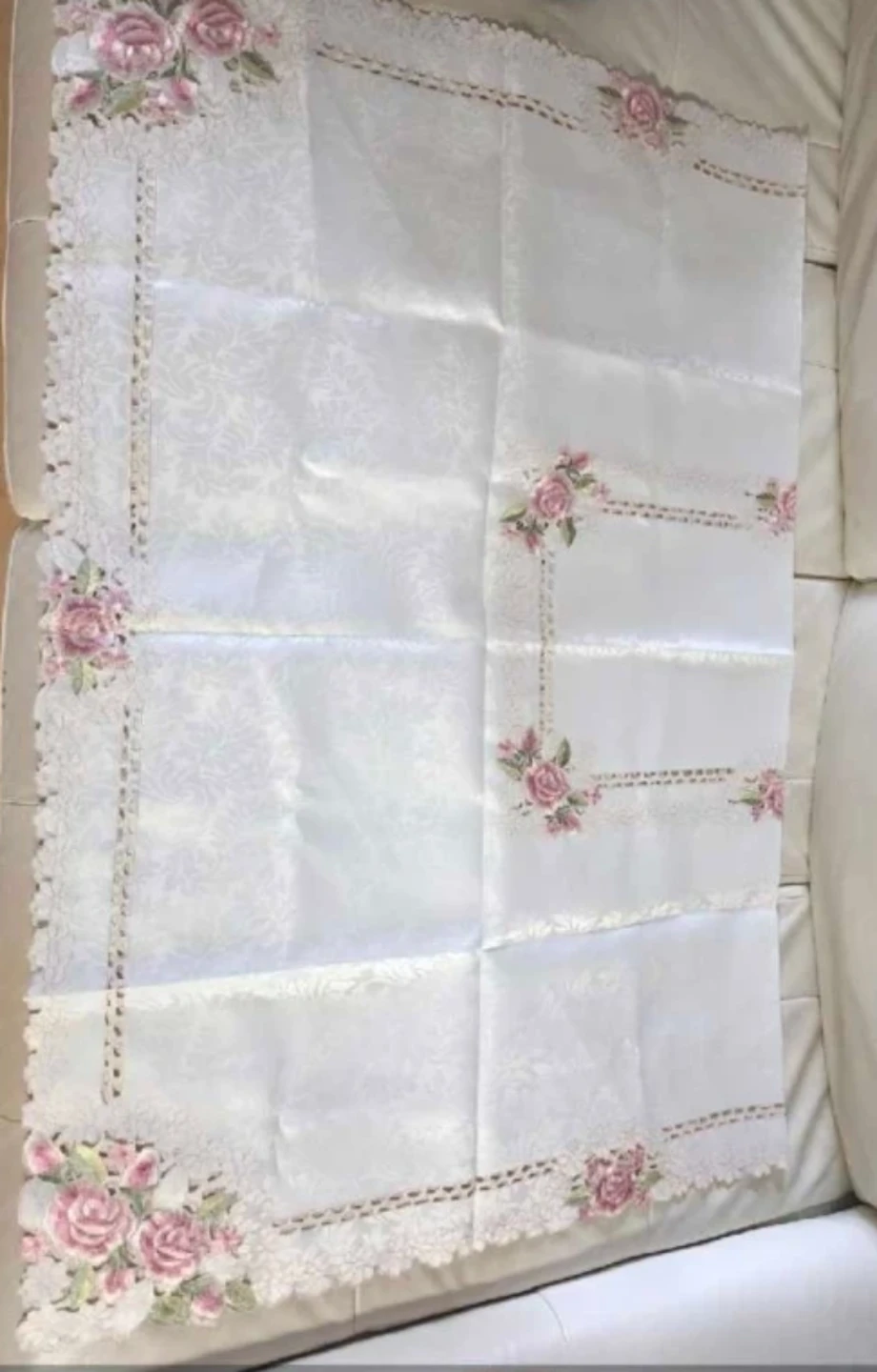White Tablecloth with Pink Rose Trim - photo 3