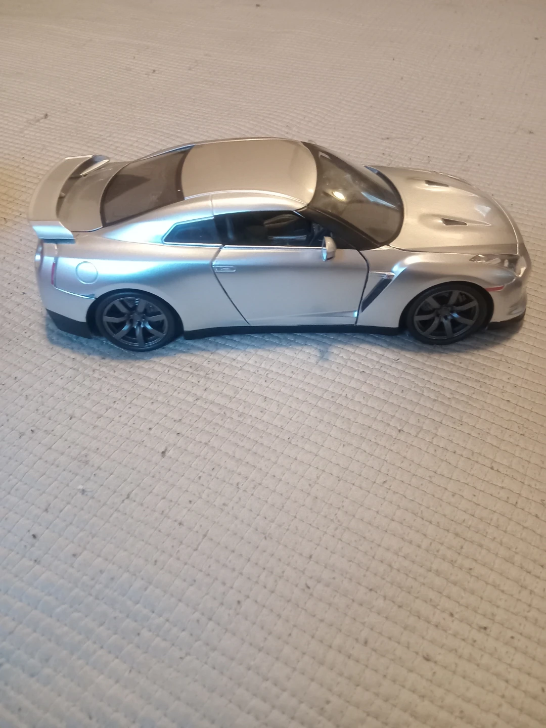 Jada Fast & Furious 2009 Nissan GT-R Toy Car - photo 3
