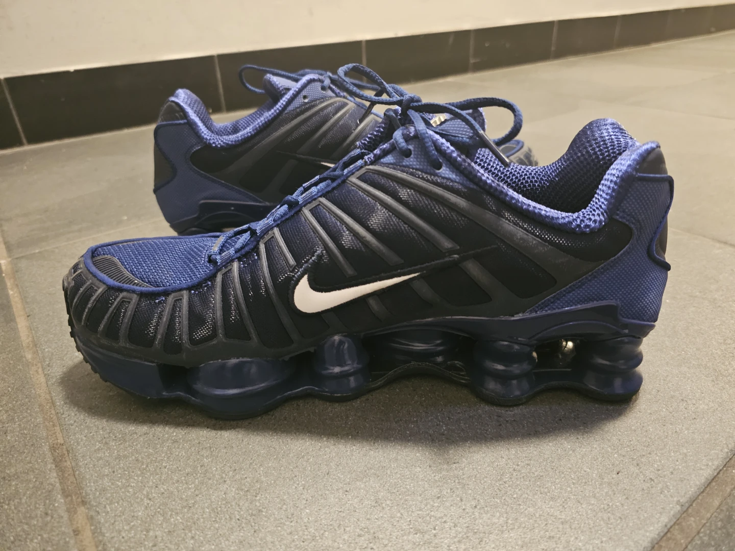Nike Shox R4 Men's Running Shoes - photo 2
