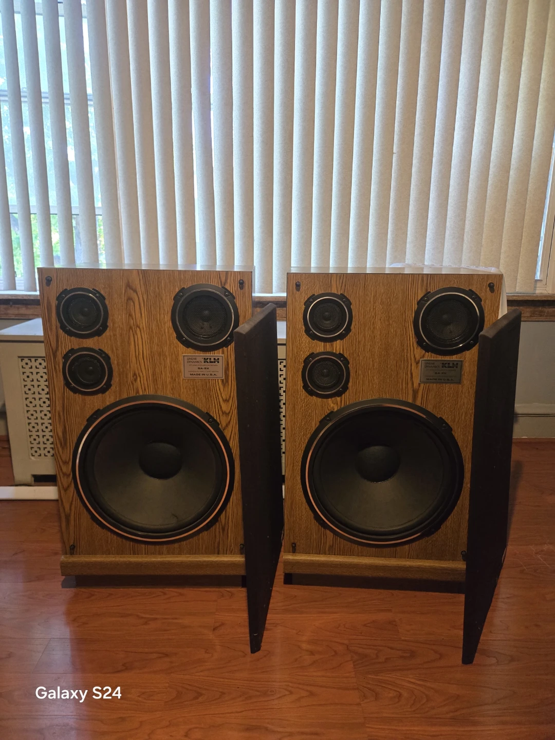 KLH speakers  200 watts