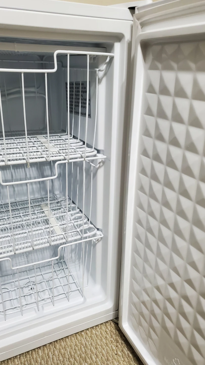 Arctic King upright Freezer - photo 3