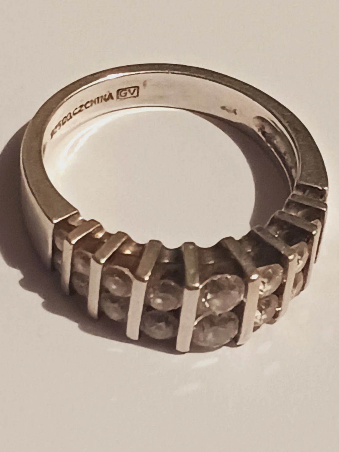Beautiful Sterling Silver 925 Ring with Clear Stones.8.