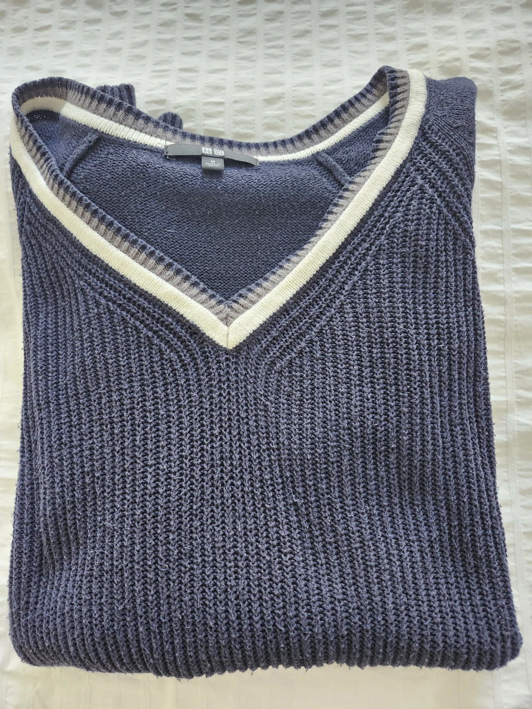 UNIQLO Oversize V-Neck Sweater - Women's Medium