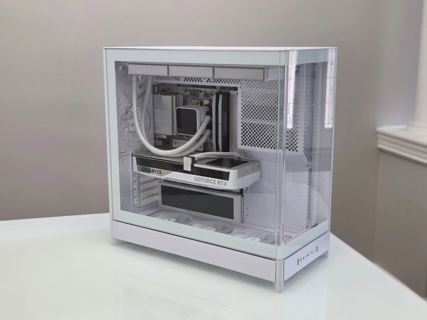 Brand New White 5070 Ti Gaming PC - photo 3