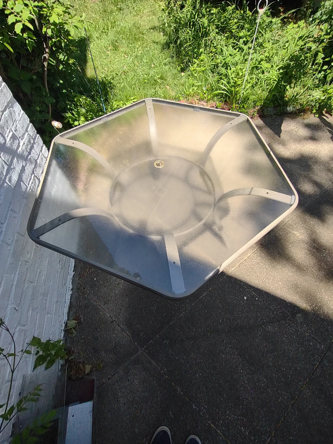 Outdoor/Patio table w/umbrella - photo 2