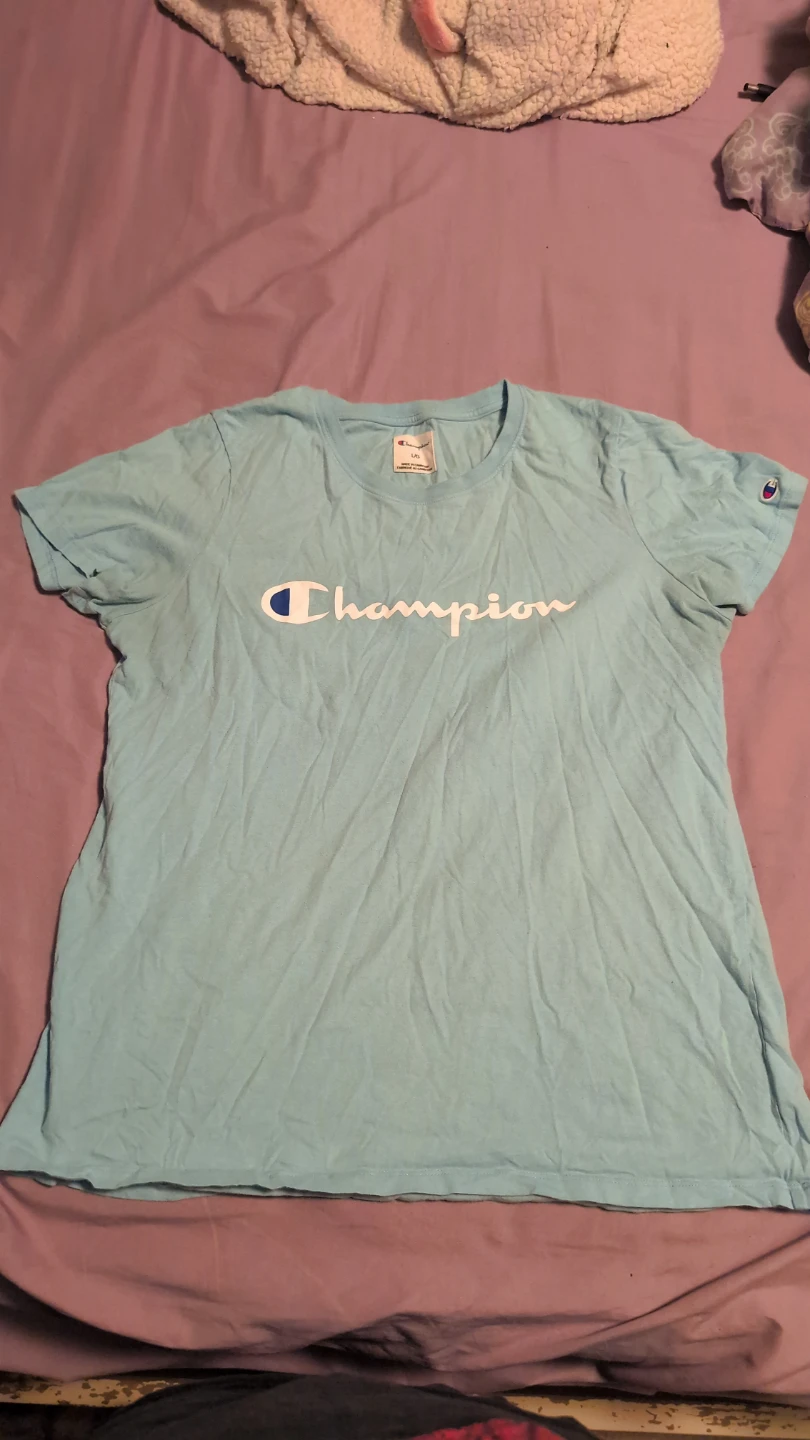 3 Champion Light Blue T-Shirt, + grey T-shirt and shorts. - photo 2