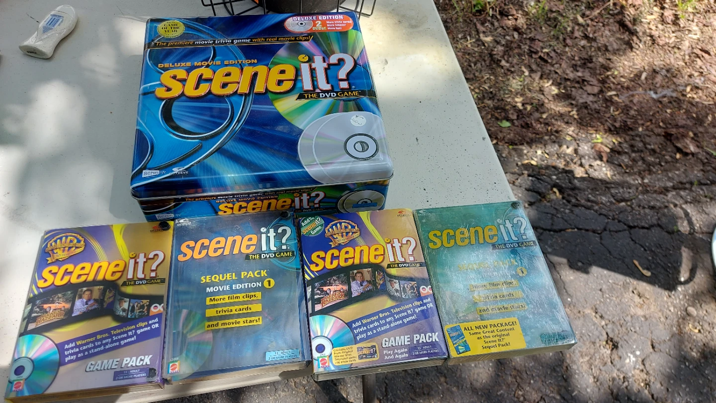 Scene It? Deluxe Movie Edition DVD Board Game
