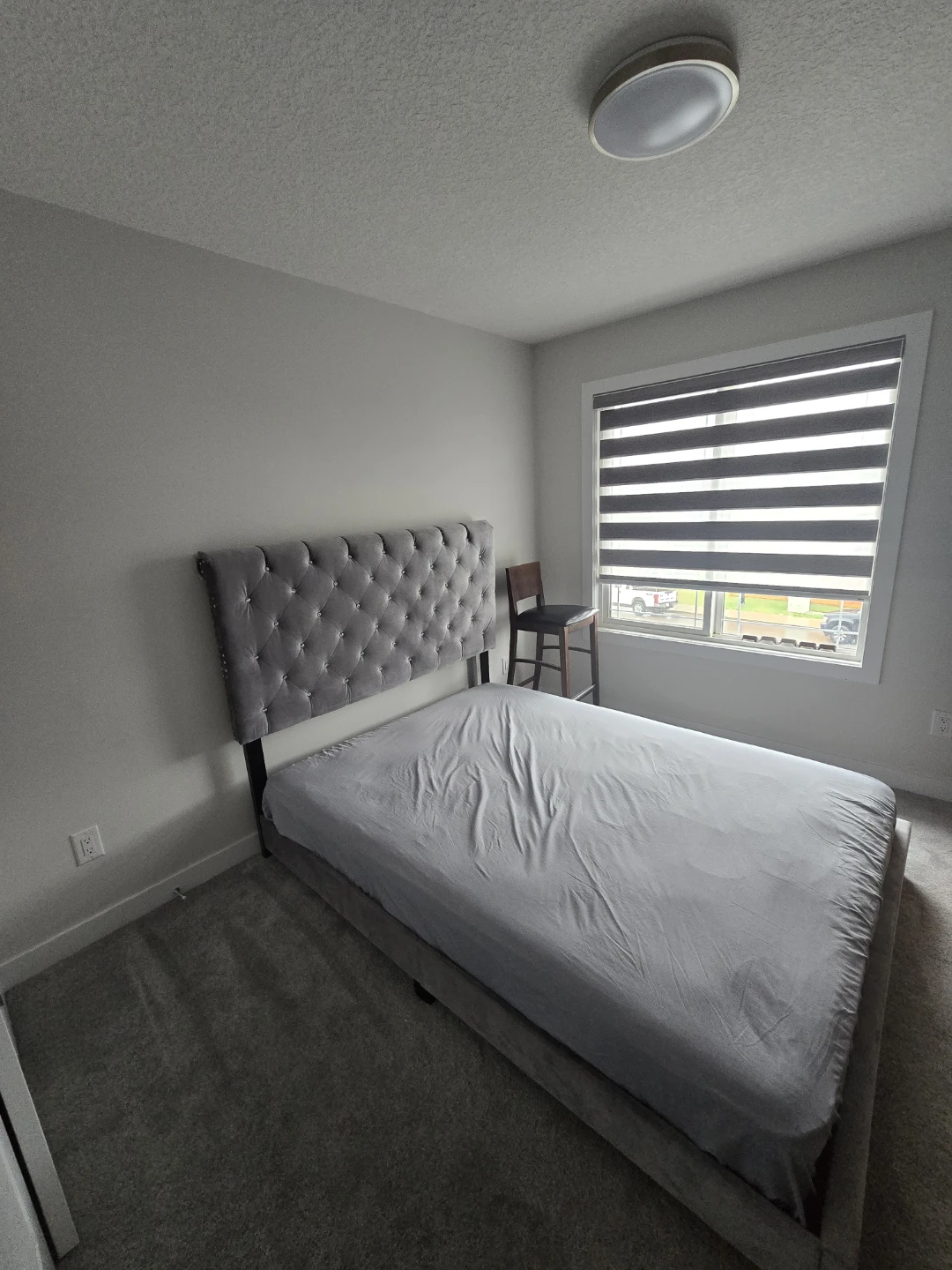 2 room available At edgemont $650 per room  For felame - photo 4