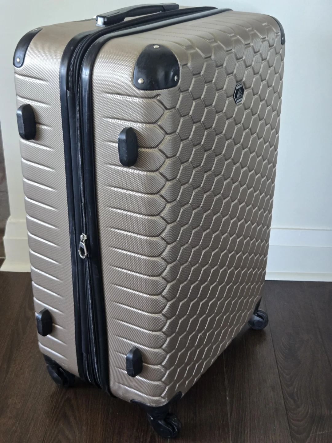 Hardshell Expandable Check-In Luggage - photo 2