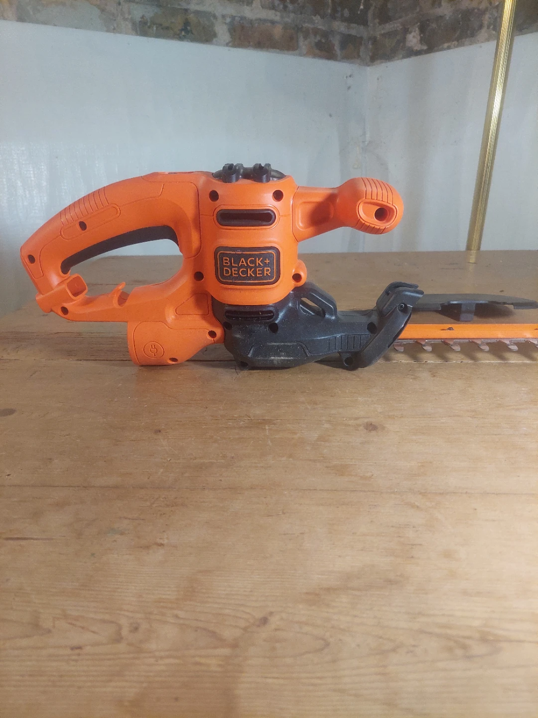 Black+Decker 17 inch Hedge Trimmer - photo 5