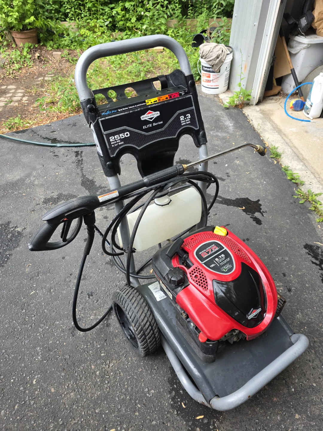 Briggs & Stratton 2550 PSI Elite Series Pressure Washer