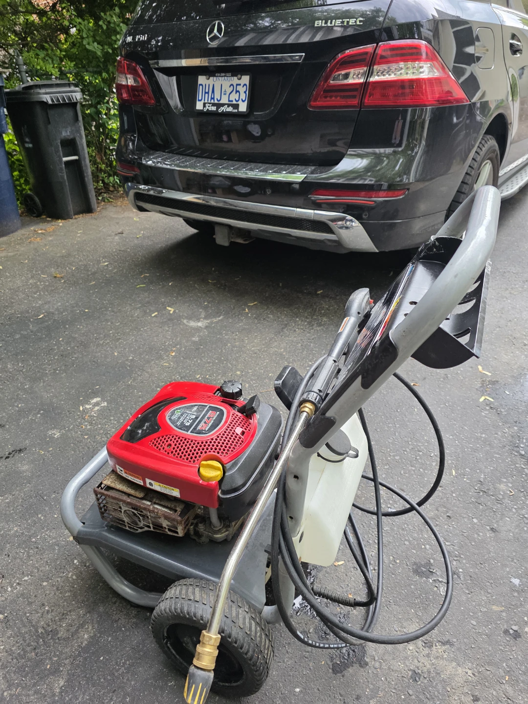 Briggs & Stratton 2550 PSI Elite Series Pressure Washer - photo 4