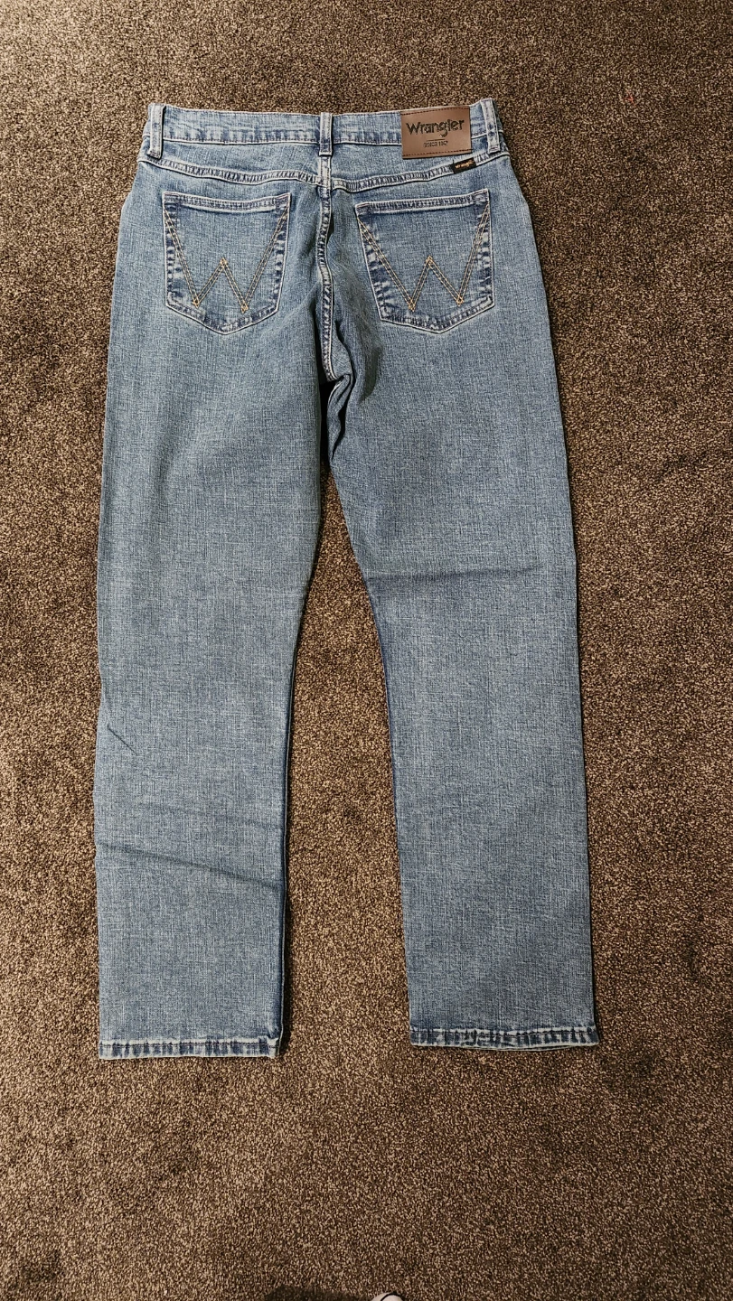 Wrangler Athletic Fit Jeans - photo 3