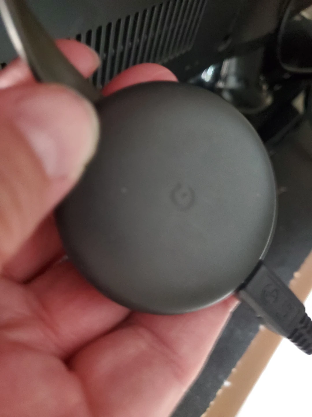 40" LCD 1080p TV + CHROMECAST - photo 2