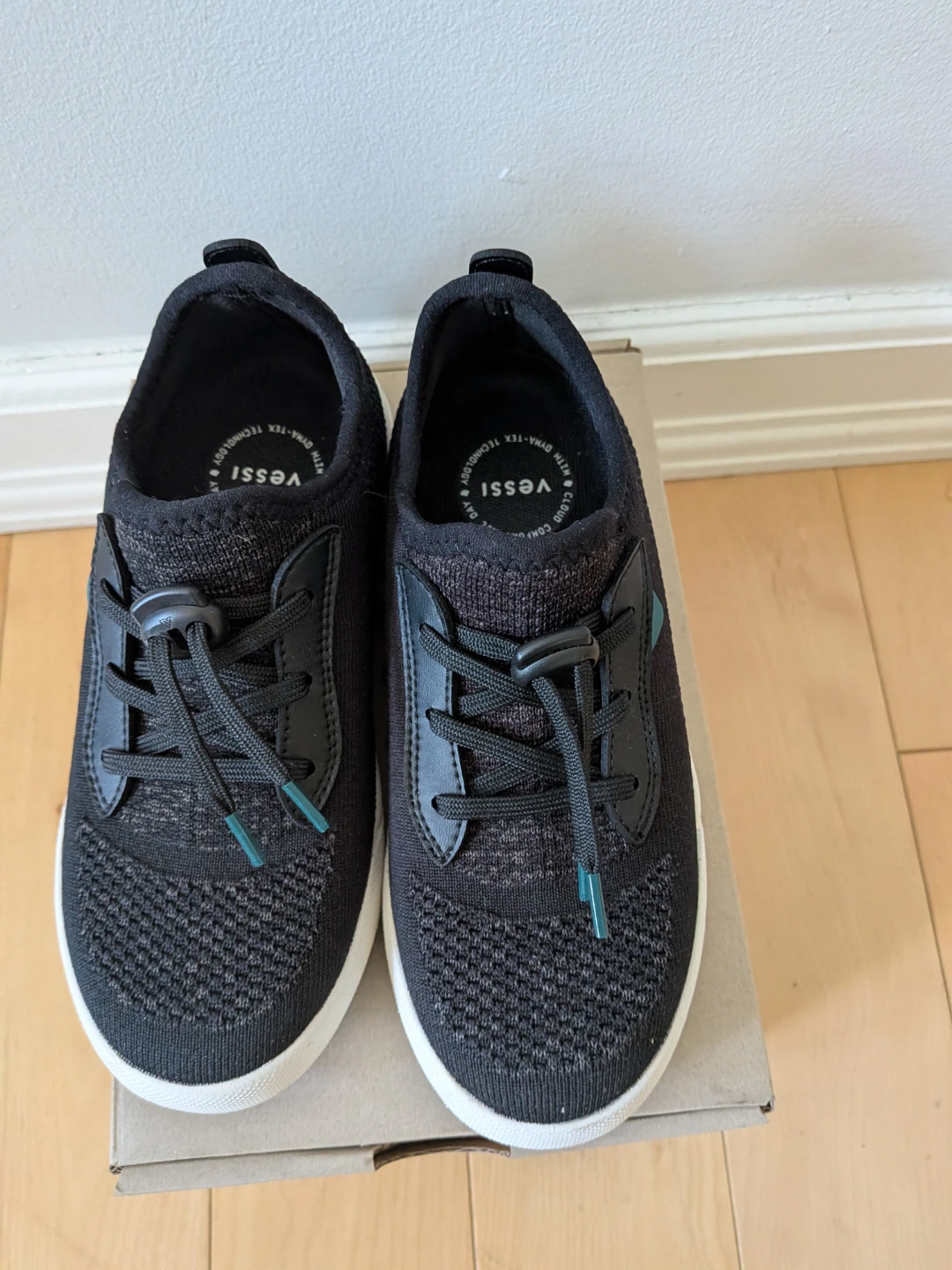 Vessi Weekend Sneakers - BNIB - photo 2