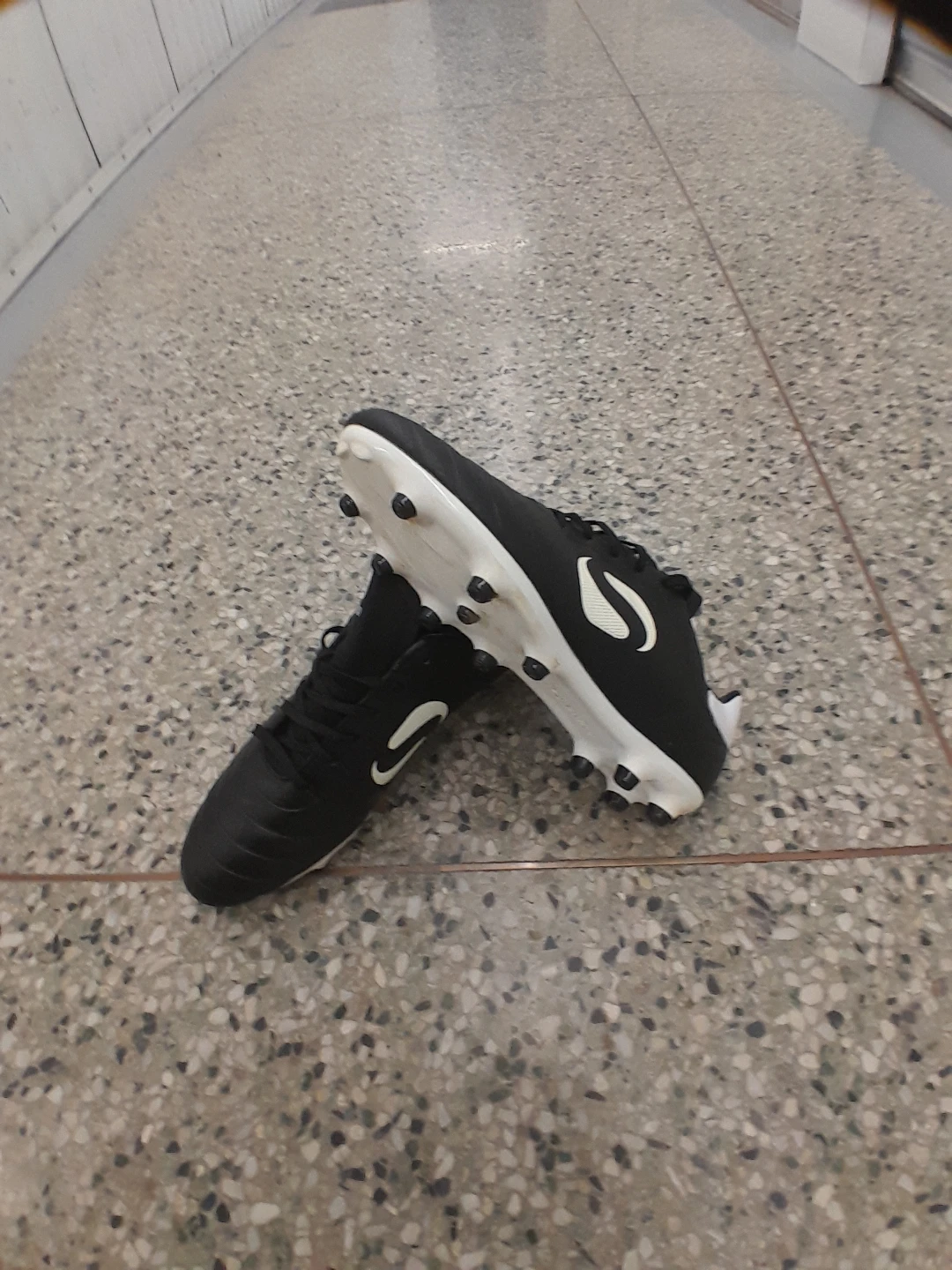 Sondisco Soccer Cleats - Black Size 9.5