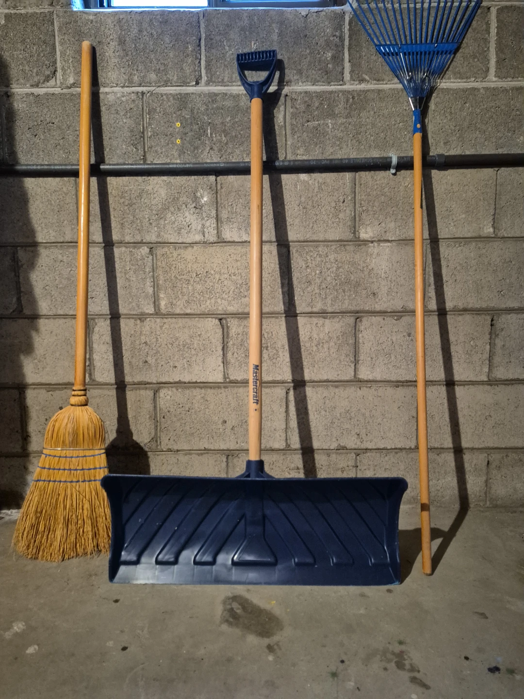 Rake, Snow Shovel, Straw Broom - photo 2