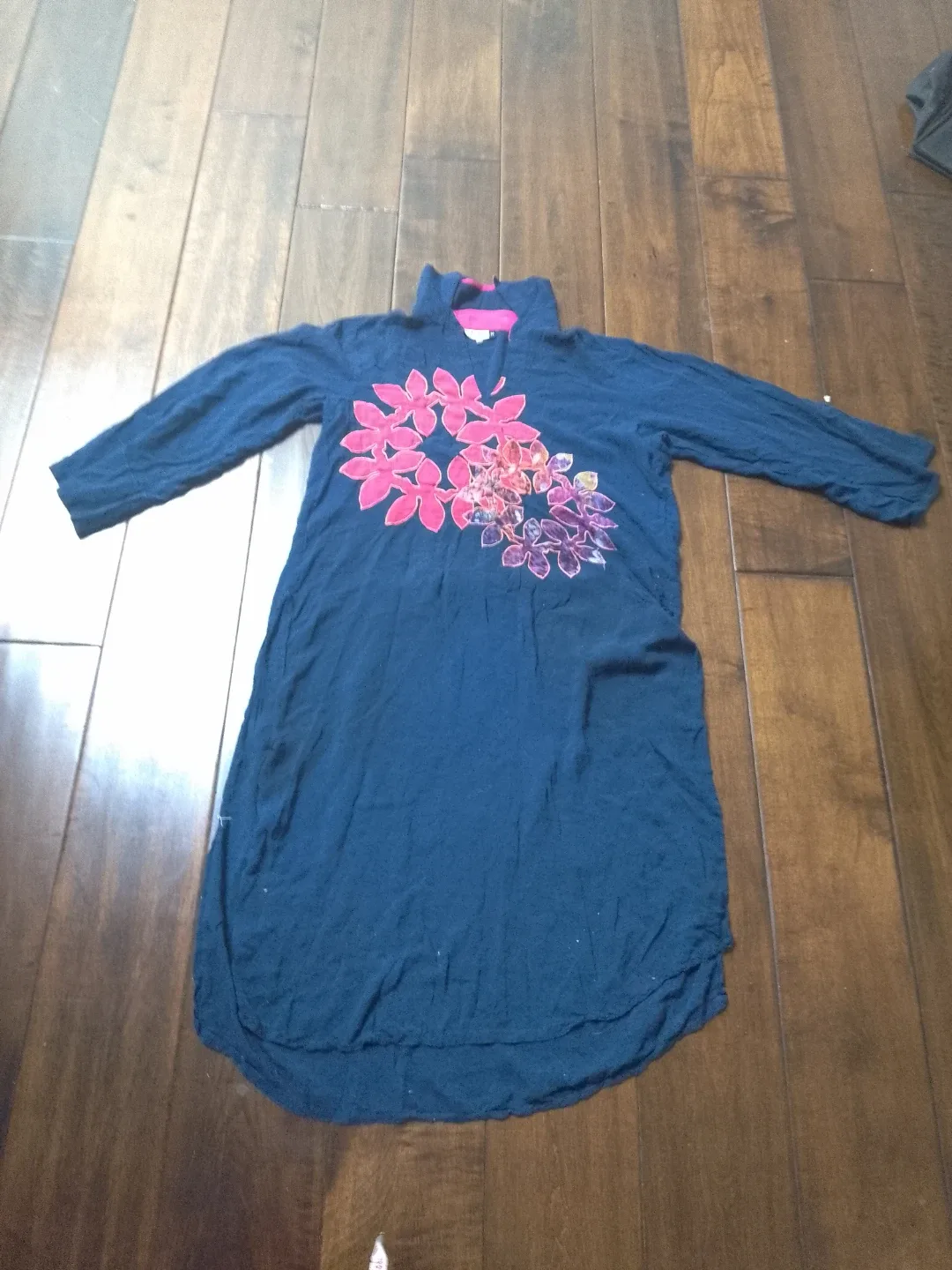 Blue long-sleeve kameez with floral print ⚽