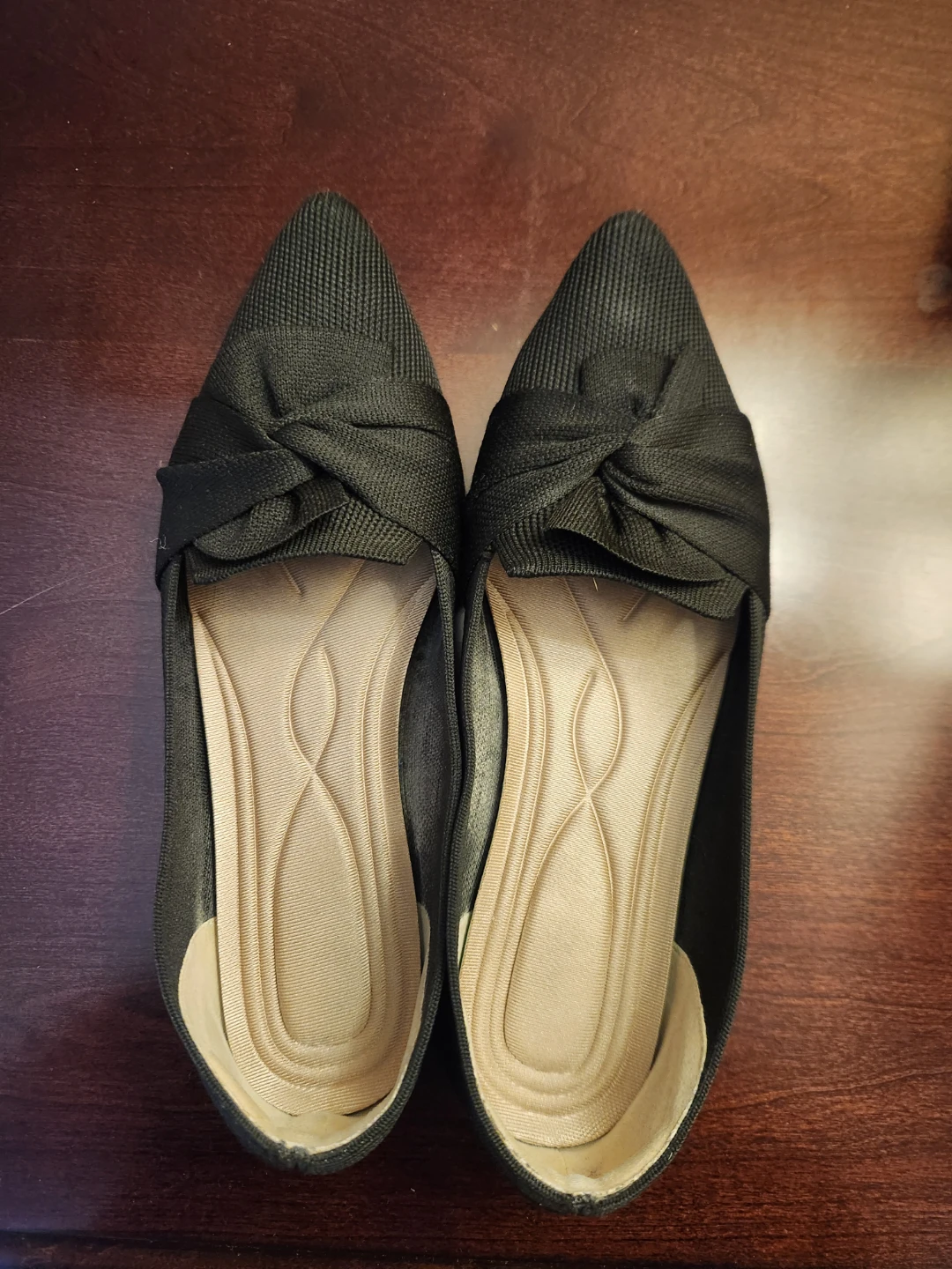 Black Pointed Toe Flats ⚽