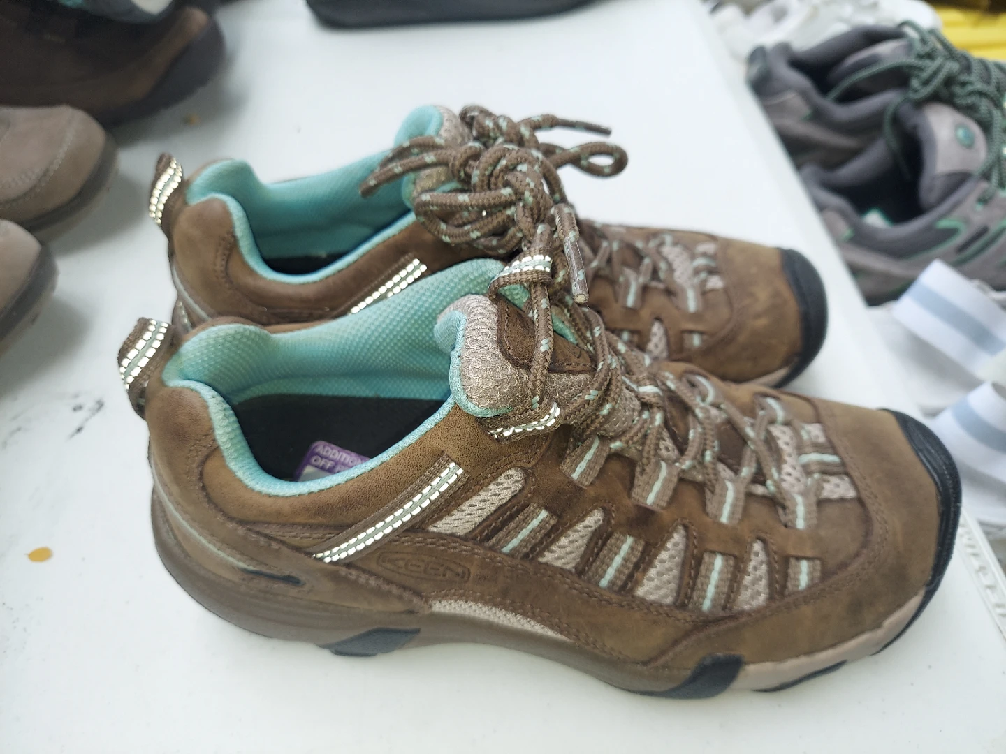Keen Women's Hiking Shoes Size 6 - photo 2