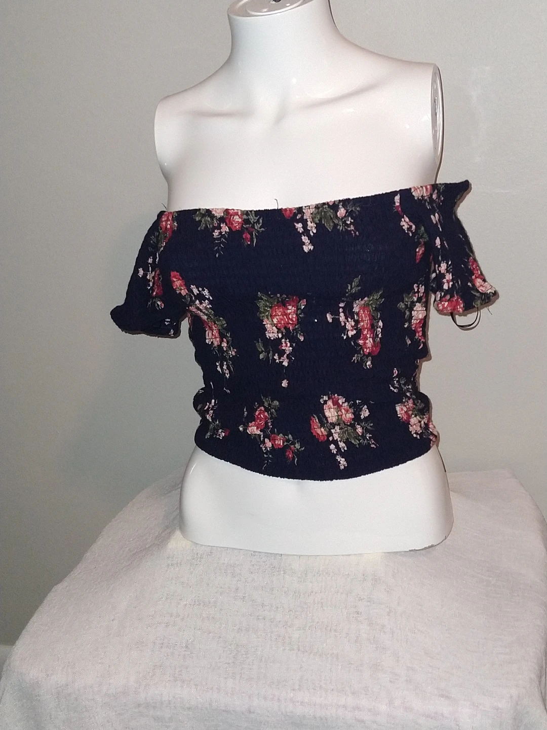 Fun And Flirt Small Ruffled Floral Pattern Crop Top - photo 5