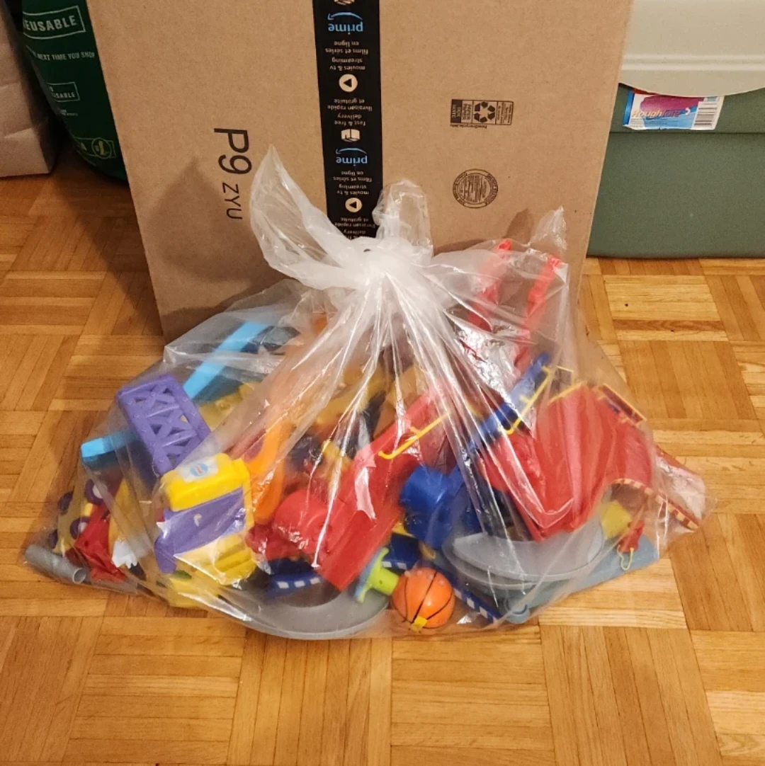 FREE bag of toys ⚽