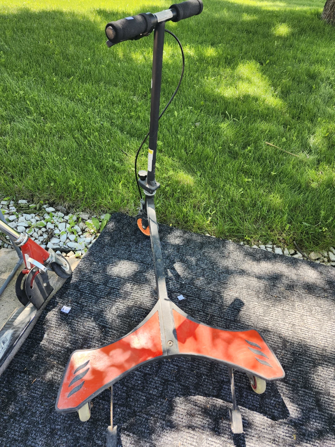 Razor PowerWing Caster Scooter - Kids' Drift Scooter
