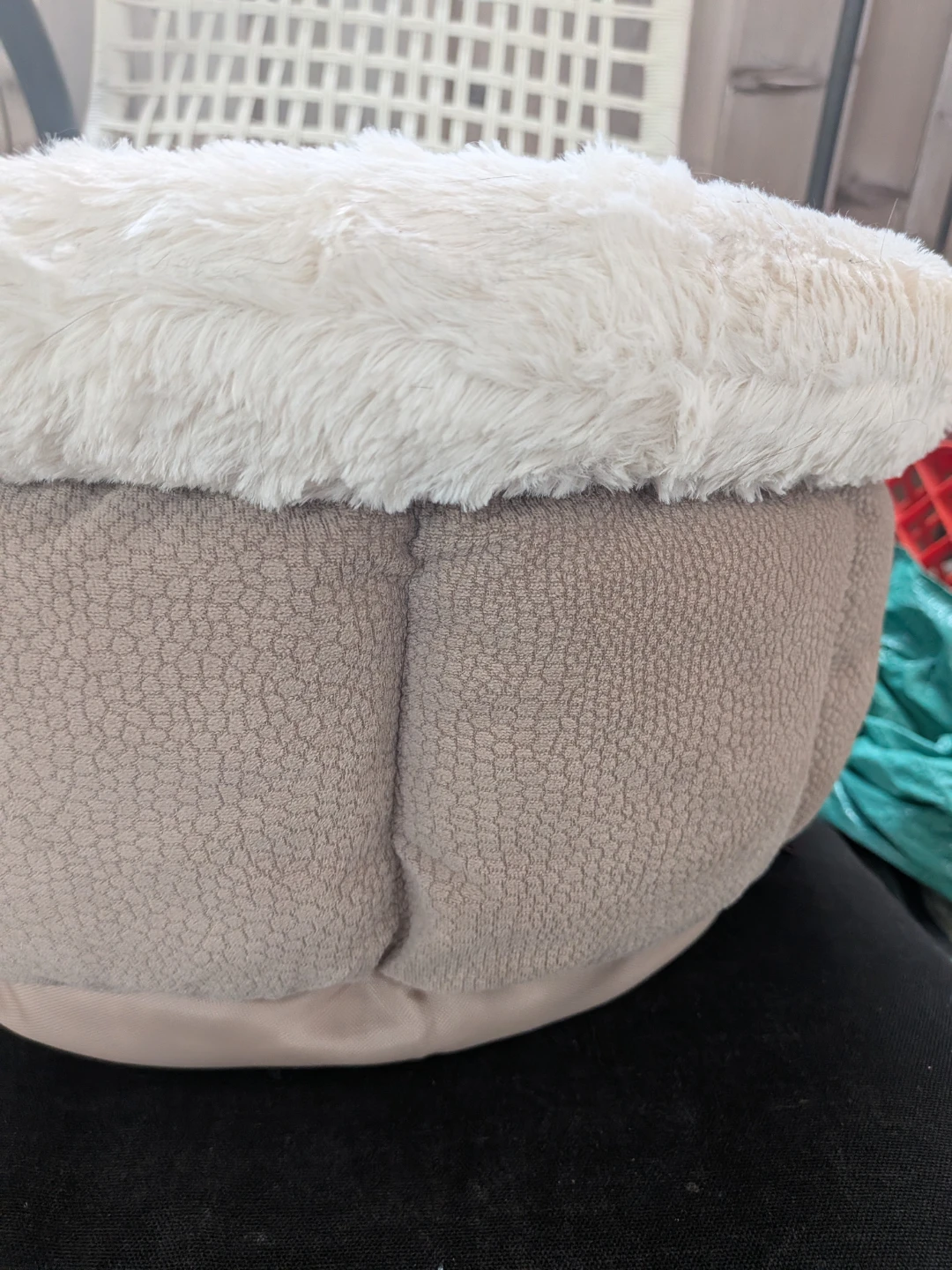 Best Friends extra comfy by Sheri Pet Bed Good condition - photo 3