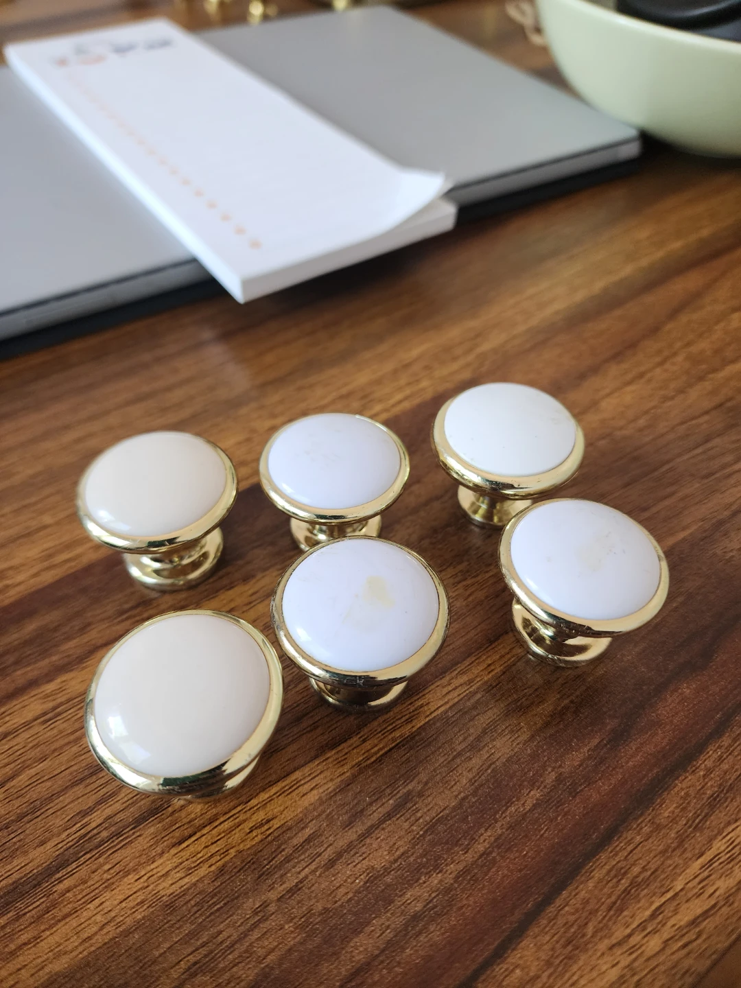 Gold/White Knobs ⚽️