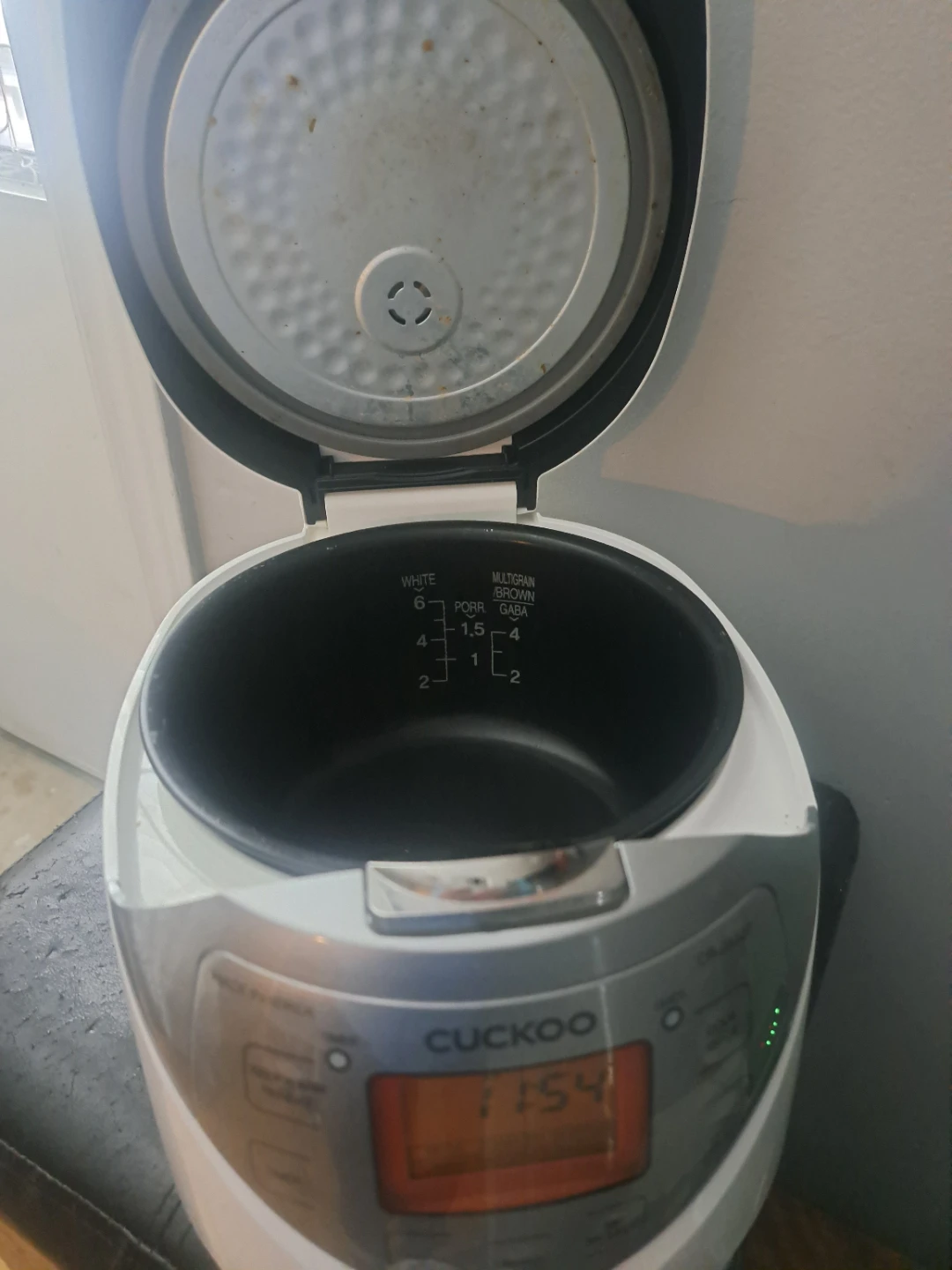 Cuckoo CR-0632F Rice Cooker - photo 2