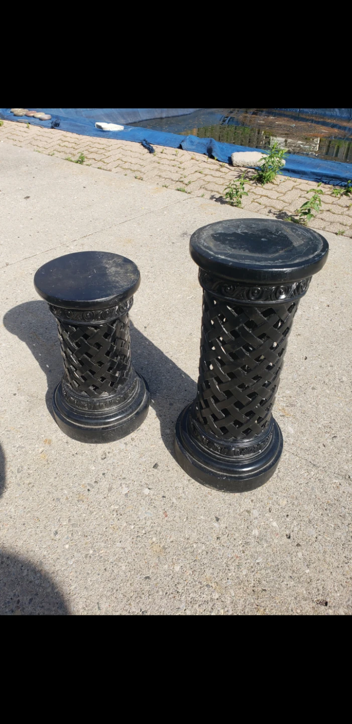 Garden pedestal stands set