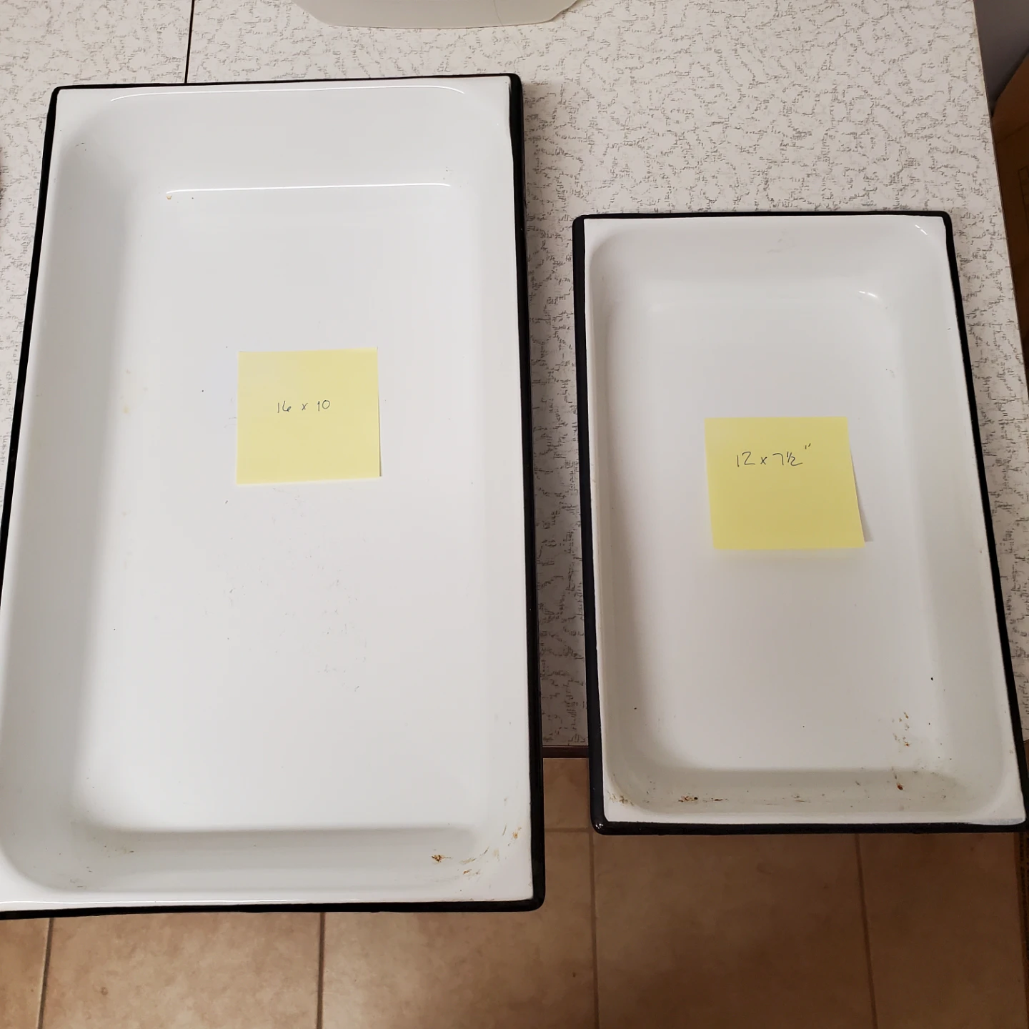 Set of 2 Vintage Enamel Roasting Pans