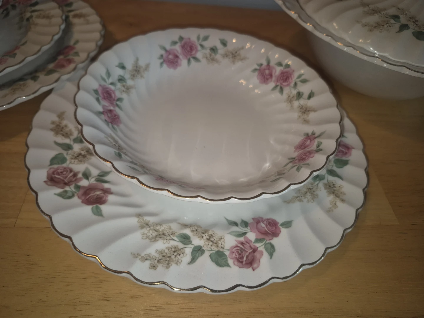 England Ironstone 12-Person Dinner & Coffee set – Pristine! - photo 4