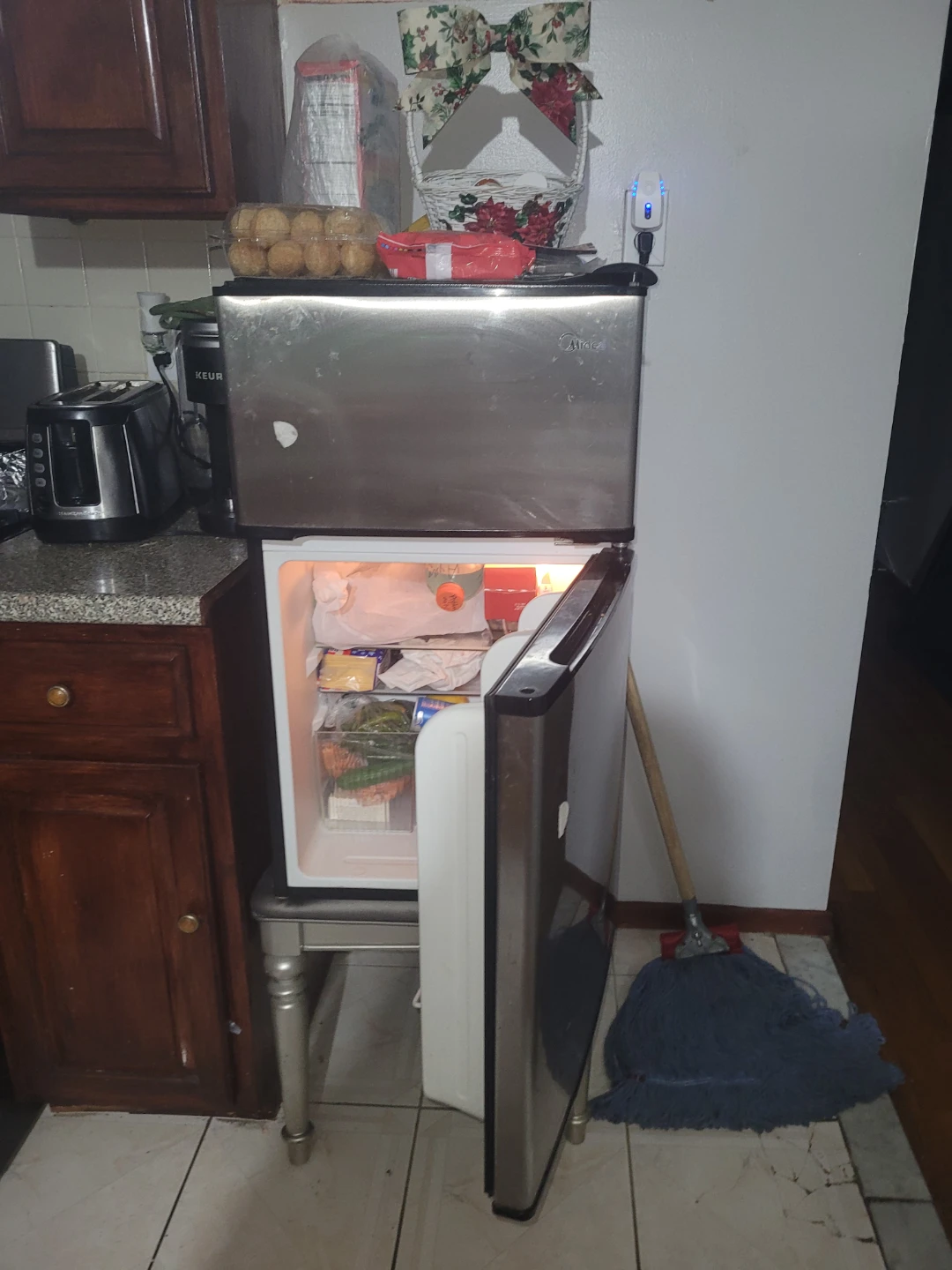 Midea Mini Fridge - photo 3