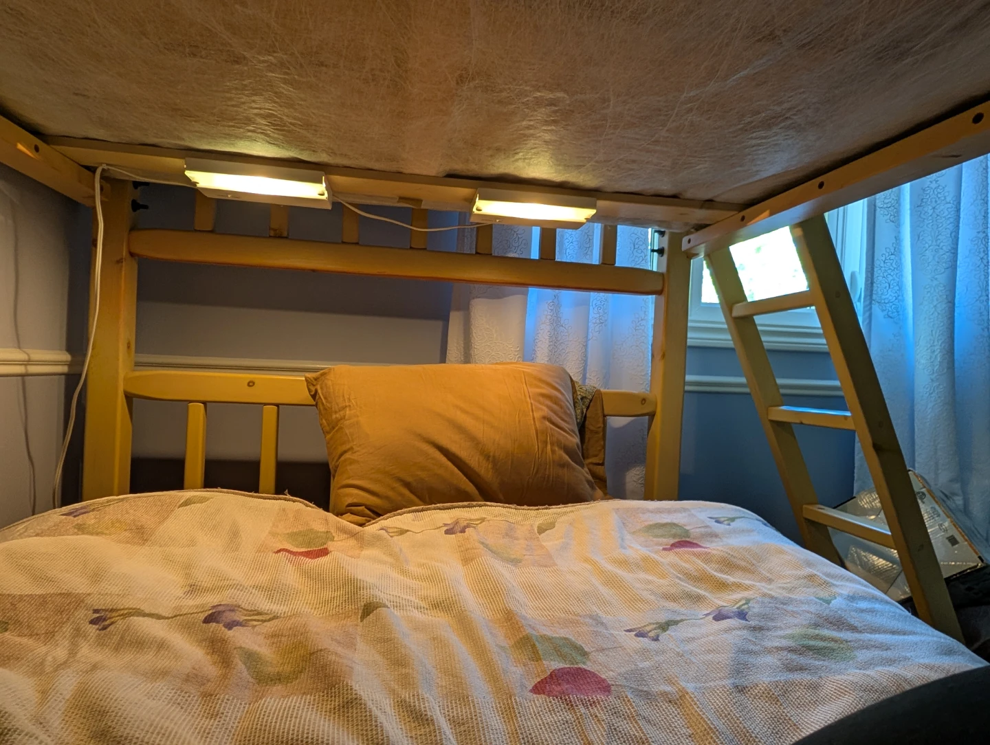 Pioneer Handcraft Solid Oak Bunk Bed Suite – Twin XL + Trundle - photo 5