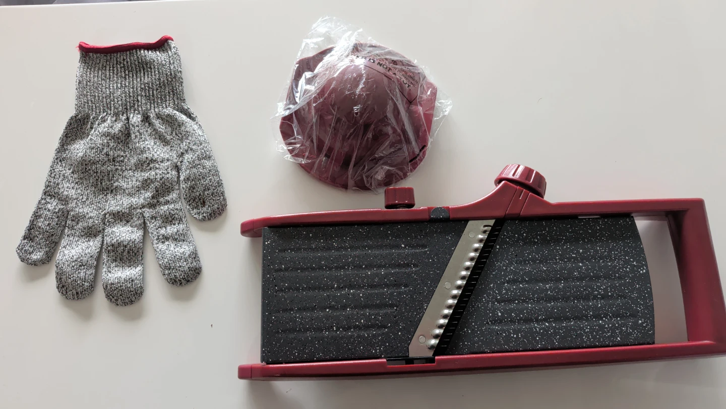 Curtis Stone Mandoline Slicer with Glove