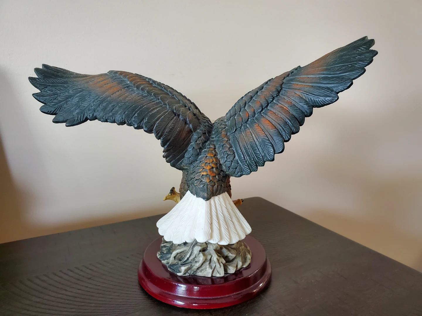 Eagle with Fish Figurine - The Canadian Rockies ⚽ - photo 4